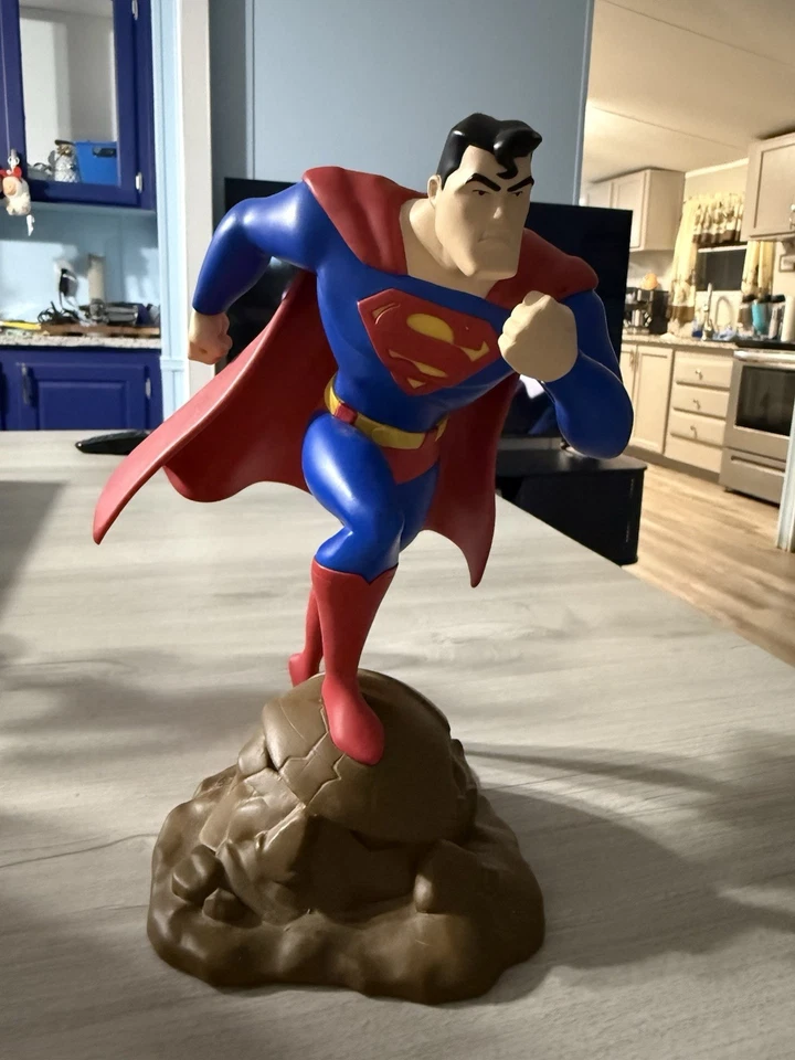 Статуэтка из ПВХ DC Gallery SUPERMAN The Animated Series из коробки - Изображение 1 из 3