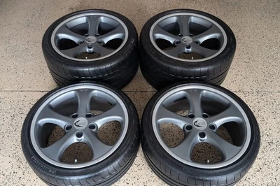 ruedas y neumáticos porsche 911 Foto 1 de 4