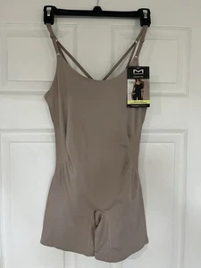 Maidenform Seamless Smoothing Romper Body Suit Shorts Undergarment Beige Large - Picture 1 of 3