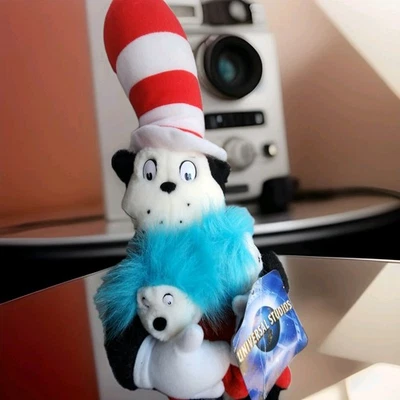 Cat In The Hat With Thing 1 And Thing 2, With Universal Studio Tags  — 第 1/2 张图片