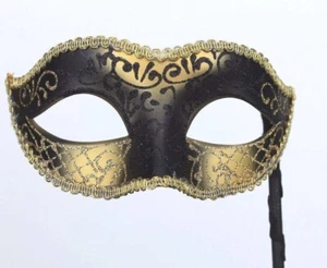 Venezianischer Karneval Maskenball Party Maske auf einem Handstab GOLD & SCHWARZ - Bild 1 von 1