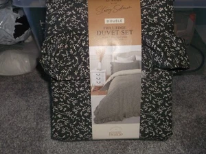 New Frill Edge Double Duvet Set with 2 Pillowcases - Picture 1 of 9