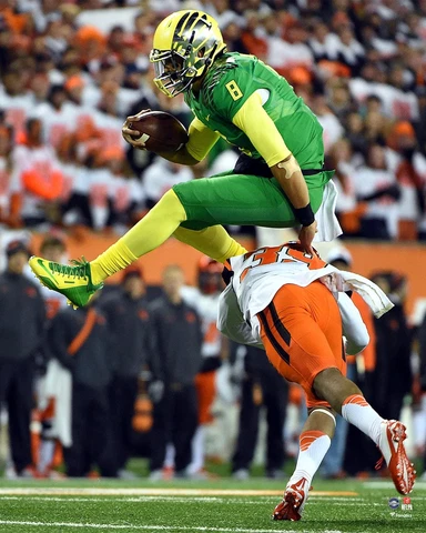 Marcus Mariota Oregon Ducks Unsigned Hurdle Photograph Cover
