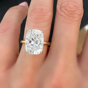 Anillo de compromiso de diamantes IGI de corte cojín de 5 quilates de oro multitono de 14 quilates cultivado en laboratorio - Imagen 1 de 12