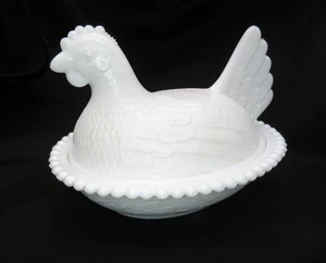 Plato de caramelo de pollo gallina de vidrio de leche blanco Indiana vintage decoración de granja - Imagen 1 de 6