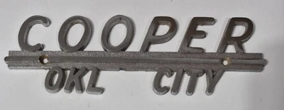 Etiqueta emblema insignia de distribuidor de metal vintage Cooper Oklahoma City Oklahoma  Foto 1 de 2