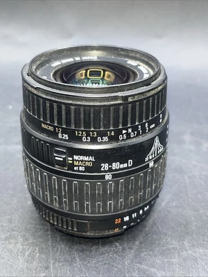 Sigma Zoom 28-80mm II f/3.5-5.6 Macro Lens for Canon EF - Image 1 of 4