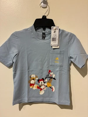 Camiseta Adidas X Disney Azul Claro Mickey Mouse & Friends Manga Corta Bolsillo 4T NUEVA CON ETIQUETAS Foto 1 de 3