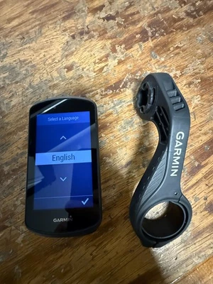 Garmin Edge 1030 Plus und Garmin Front Out Halterung - Bild 1 von 4
