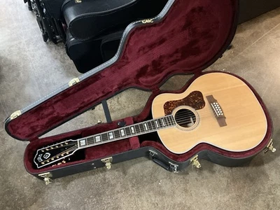 Guitarra Jumbo Acústica Guild F512 EE. UU. 12 Cuerdas Como Nueva 2024 Estuche Rígido Original Foto 1 de 4