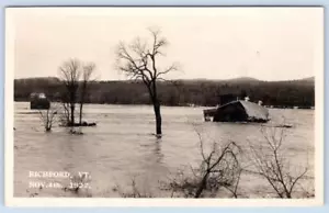 1927 RPPC RICHFORD VERMONT HOCHWASSERSZENE 4. NOVEMBER VERSUNKENE SCHEUNE POSTKARTE - Bild 1 von 2