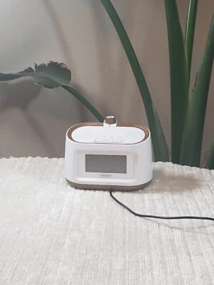 Sharp Projection Alarm Clock with Soothing Nature Sounds, model SPC585 - Image 1 of 4