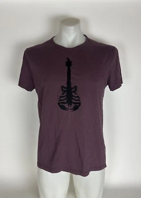 Camiseta con orificios John Varvatos Scorpion guitarra puntada de encaje para hombre talla mediana Foto 1 de 4