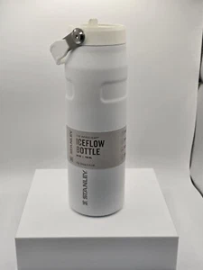 Stanley IceFlow Flip Straw 2.0 Flasche 24oz - isoliert, BPA-frei, auslaufsicher - Bild 1 von 2