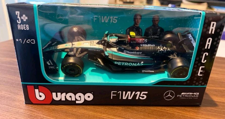 LEWIS HAMILTON 44 BURAGO F1W15 AMG PETRONAS FORMULA ONE TEAM 2024 SCALA 1/43 - Immagine 1 di 1