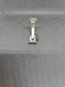 Genuine Bernina #016 Blind Hem Stitch Old Style Presser Foot  - Foto 1 di 5