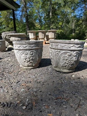 Vintage / Antique British / English Cast Stone Garden Planter / Pot / Jardiniere - Image 1 of 3