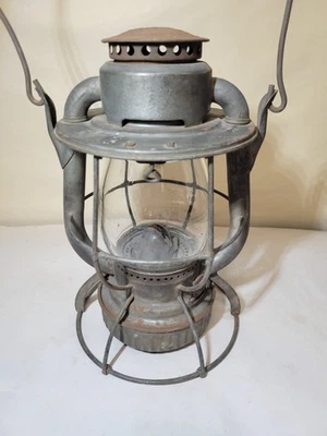 Boston & Maine Railroad Dietz Vesta Antique RR Lantern with B&M Marked Globe CNX - Image 1 of 4