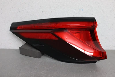 2024 2025 丰田 GRAND HIGHLANDER 右侧尾灯 — 第 1/4 张图片