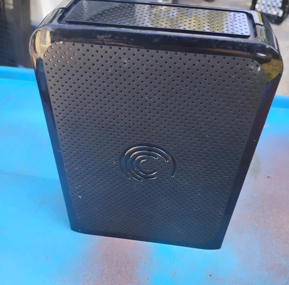 Seagate FreeAgent GoFlex Desk External 2 TB HDD 9ZQ2P5-500 WITHOUT CORDS - Image 1 of 2