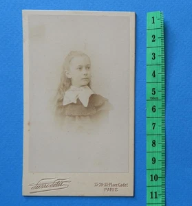 Altes Foto, CDV-Format Portrait eines Mädchens (Ende 19. Jh.) - Bild 1 von 3