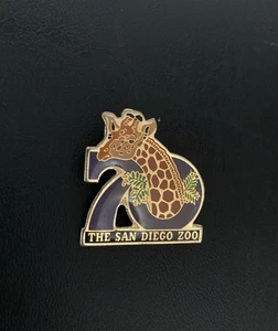 THE SAN DIEGO ZOO 70th Year Commemorative PIN Giraffe Gold Tone Enamel Pin - Picture 1 of 7