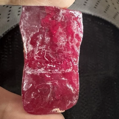 23.80 GRAM PIGEON BLOOD RED RUBY CHATHUM ROUGH #5 CORUNDUM HALF BOULE 40 x 20 mm - Image 1 of 4