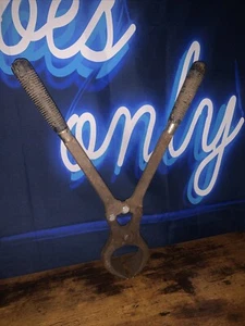 Vintage XL 19” Livestock Castration Took Emasculating Wood Handle - Picture 1 of 9