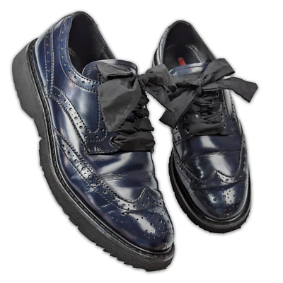 Prada Plataforma Azul Marino Brogue Charol Arcos Tenis Botas Planas EU37 US6 Foto 1 de 4
