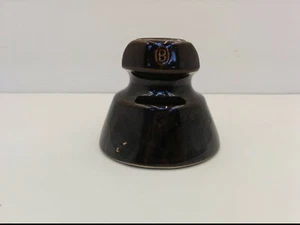 VTG "B" PORCELAIN INSULATOR, APPROX 3-1/4" TALL 3-3/4" WIDE (BOTTOM), DK BROWN - Picture 1 of 7