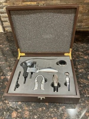 Juego de abrecorchos Brookstone Heritage's Connoisseur - Juego de caja de madera de lujo Foto 1 de 4