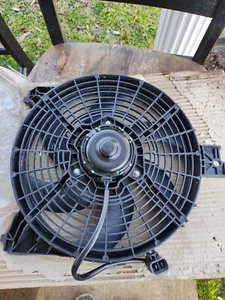 AC Cooling Fan 2007 Infinity Qx56 - Picture 1 of 3