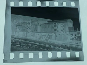 Diesel Loco D 2722 & 2722 British Rail Railway 35mm Negative 8H-22 - Picture 1 of 1