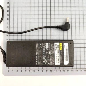 Adapter FUJITSU 19v/80w/4.22A 5.5*2.5 - Bild 1 von 3