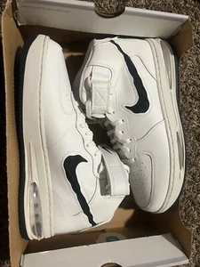 Size 10.5 - Nike Air Force 1 Evo Mid White Black - Picture 1 of 5