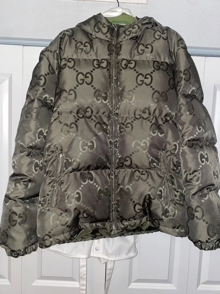 CHAQUETA ACOLCHADA DE LONA GUCCI JUMBO GG Foto 1 de 4