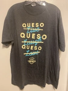 Welcome to Moe's T-Shirt Gr. XL Tee Queso Live Laugh Love grau Shirt gebraucht - Bild 1 von 3