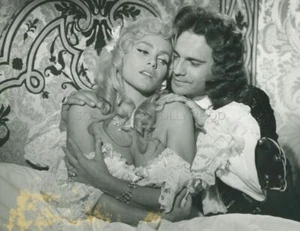 MICHELE MERCIER ANGELIQUE MARQUISE DES ANGES 1964 MINI PHOTO ORIGINAL #1 - Picture 1 of 1