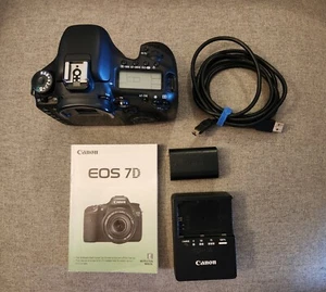 Canon EOS 7D Digital SLR Body + Battery, Charger, USB Cord, CF Card and Manual - Picture 1 of 15