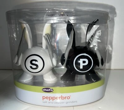 Moedores de sal e pimenta. Chef'n Pepperbro. Preto e branco. Novo - Imagem 1 de 4