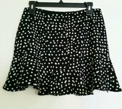 Falda Banana Republic Acampanada Negra Blanca Pequeña S 2 P Nueva Sin Etiquetas Lunares Volantes Dobladillo Foto 1 de 4