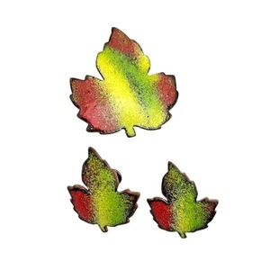 Vintage 1950s COPPER LEAF JEWELRY SET Green Rust Enamel Clip On Earrings Brooch - Imagen 1 de 2