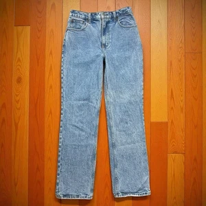 Abercrombie & Fitch 90s Straight Ultra High Rise Jeans Womens 26 Blue Denim - Picture 1 of 14