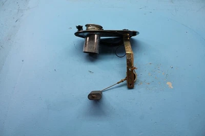 1468 98 HARLEY-DAVIDSON ELECTRA GLIDE GAS TANK TOP PLATE SENDING UNIT - Image 1 of 4