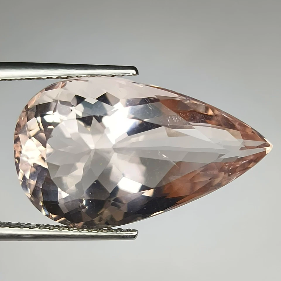 18.93Cts AMAZING NATURAL PEACH PINK FLUORITE PEAR  SHAPE  - Image 1 of 4