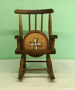 Vintage Glasuntersetzer im Schaukelstuhl 6 Korkenuntersetzer mit Holzstuhl - Bild 1 von 4