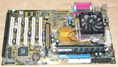 Gigabyte GA-6VXC7-4X ATX motherboard + Intel Pentium III 700 MHz CPU & 256Mb Ram - Image 1 of 4