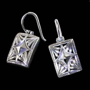 HÜBSCHE_ OHRRINGE IN GEOMETRISCHER FORM MIT CUTOUT_925 STERLINGSILBER - Bild 1 von 7