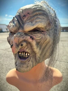 SCARY WITCH EVIL LATEX MASK HALLOWEEN COSTUME PARTY FANCY DRESS COSPLAY ADULTS - Picture 1 of 4