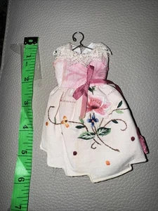 blythe Puppenkleid Handarbeit bestickt Blumen - Bild 1 von 2